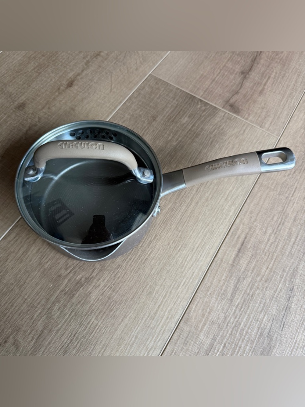 Circulon Nonstick 1Qt Sauce Pan/Lid  19T Non Stick 1309952 Premier Professional